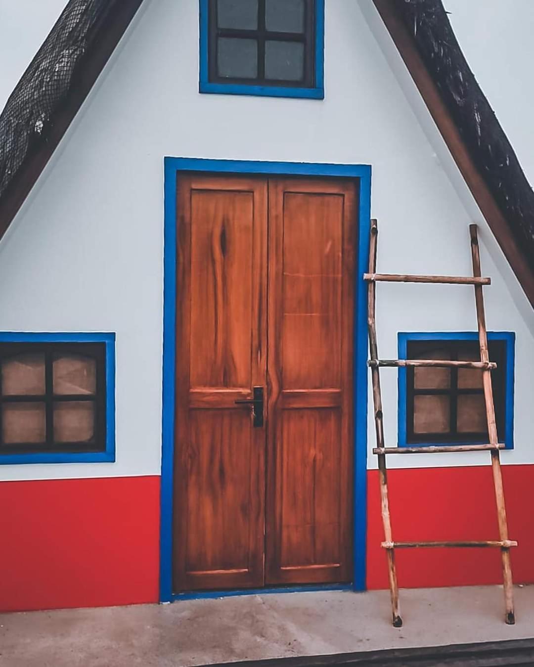 Triangle Huts Hotel Пагудпуд Екстериор снимка