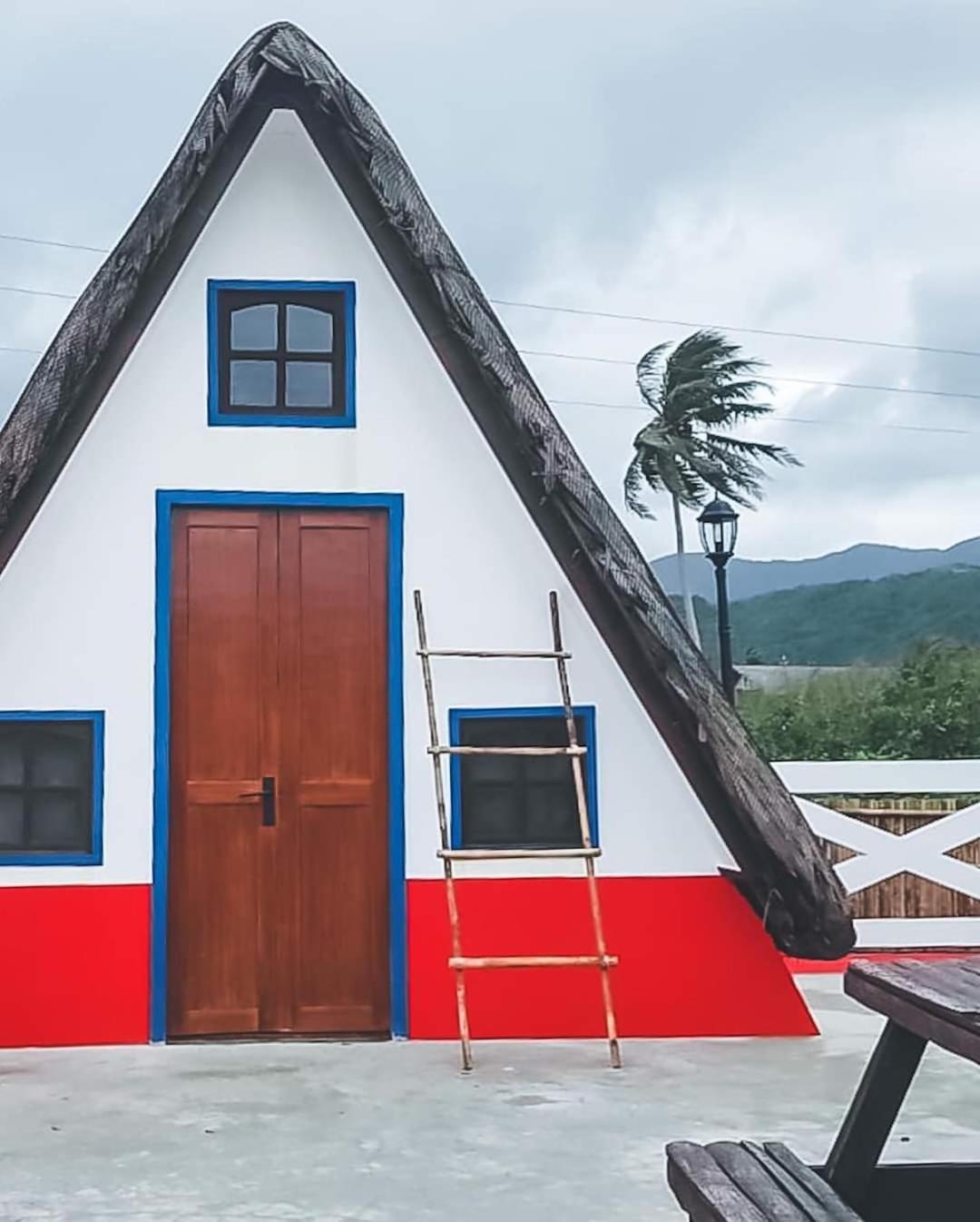 Triangle Huts Hotel Пагудпуд Екстериор снимка